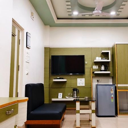 Hotel Samrat Baharampur Zewnętrze zdjęcie
