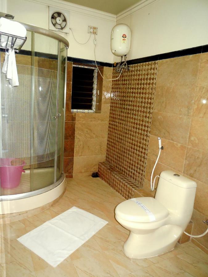 Hotel Samrat Baharampur Zewnętrze zdjęcie