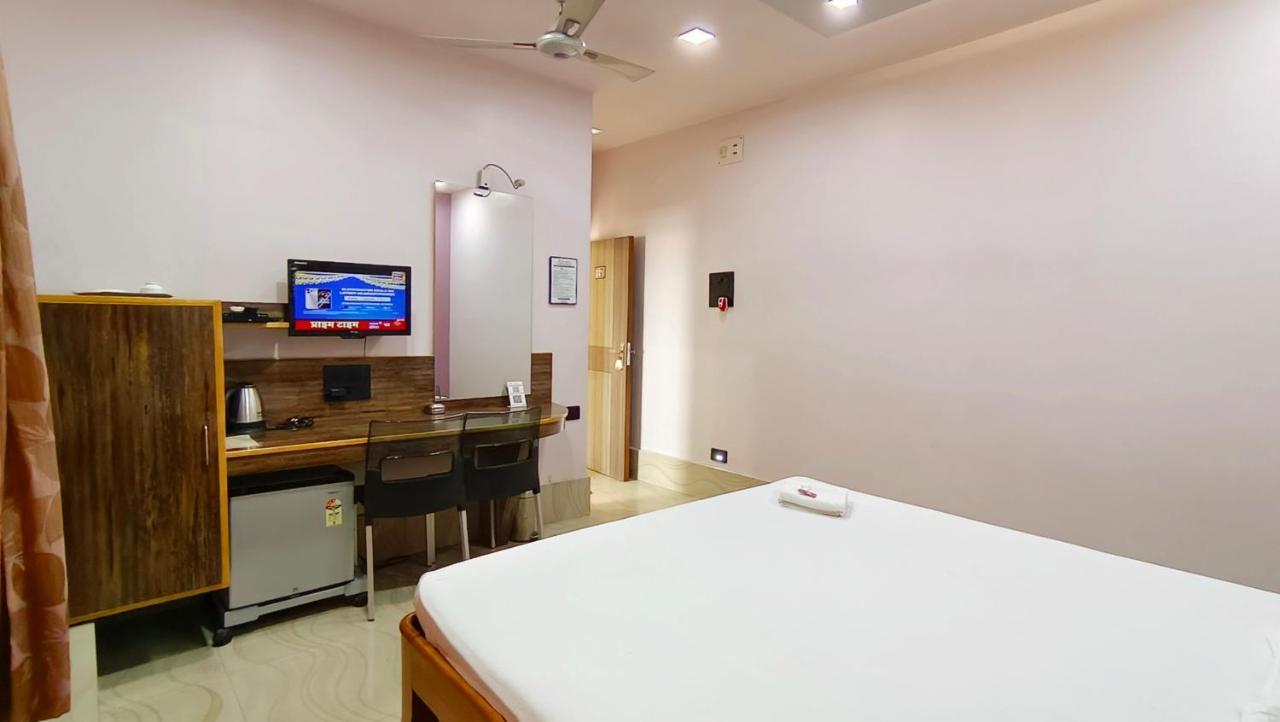 Hotel Samrat Baharampur Zewnętrze zdjęcie