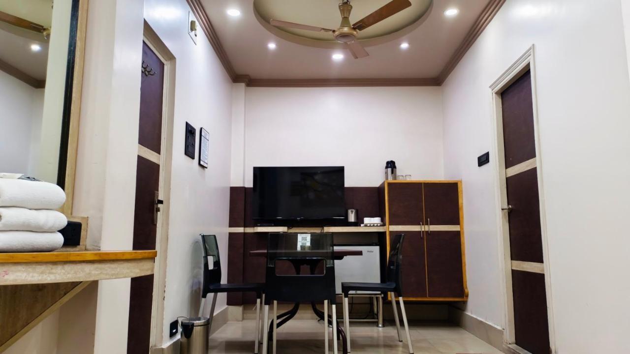 Hotel Samrat Baharampur Zewnętrze zdjęcie