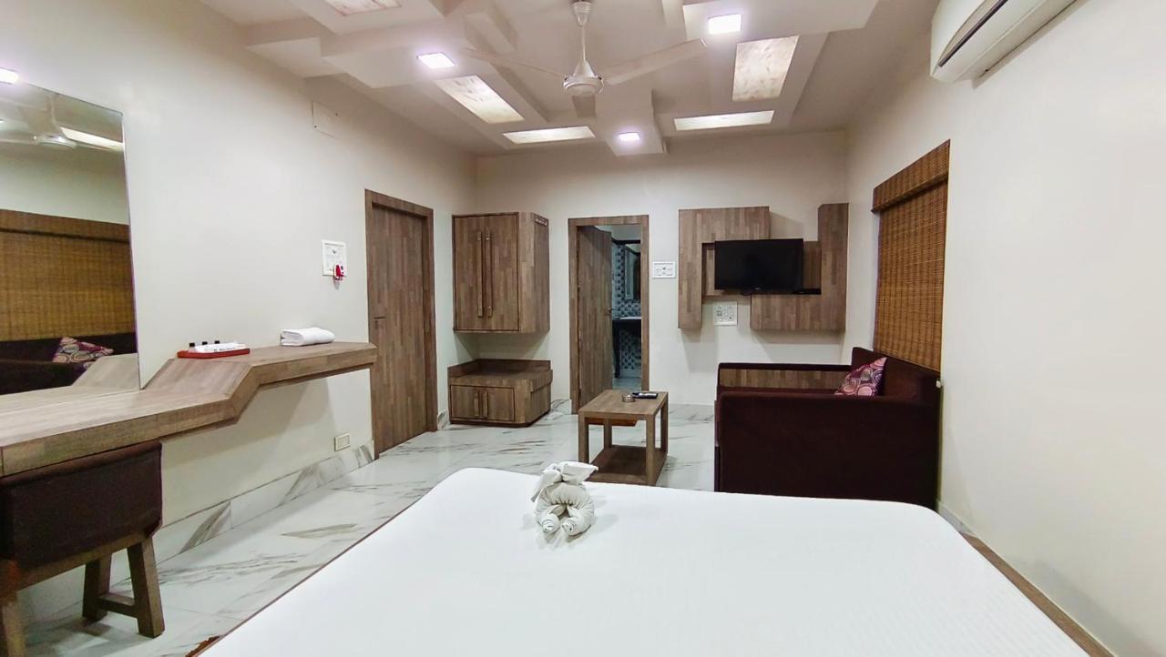 Hotel Samrat Baharampur Zewnętrze zdjęcie