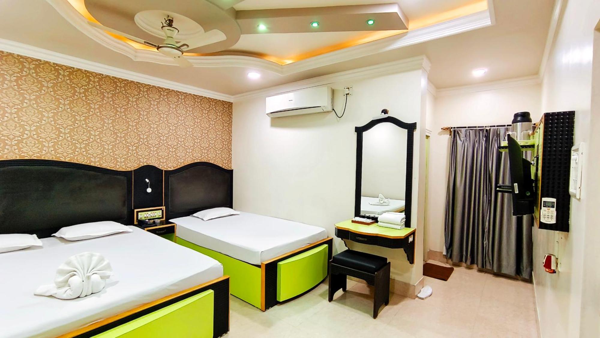 Hotel Samrat Baharampur Zewnętrze zdjęcie