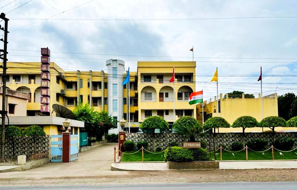 Hotel Samrat Baharampur Zewnętrze zdjęcie